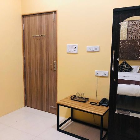 The Madaar House Hotel Varanasi Bagian luar foto