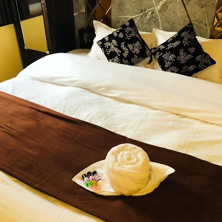 The Madaar House Hotel Varanasi Bagian luar foto
