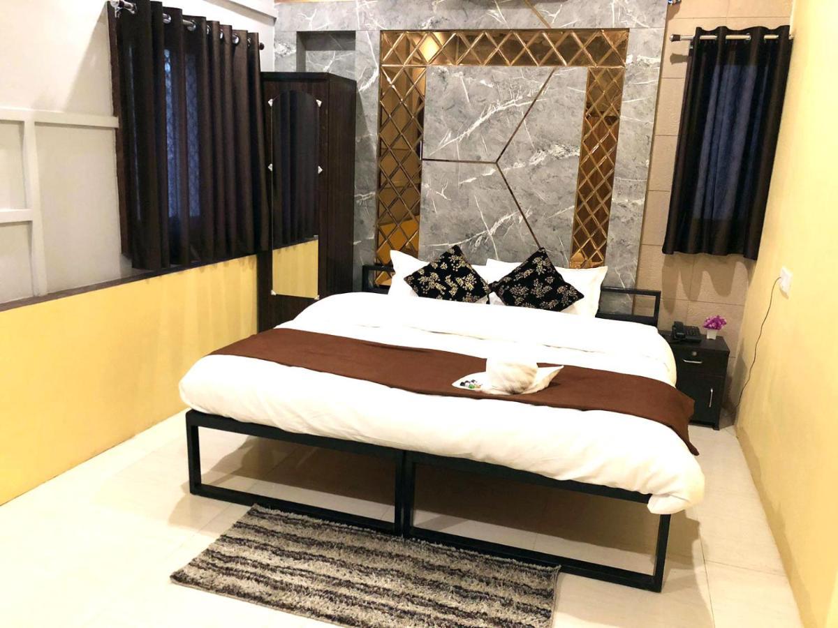 The Madaar House Hotel Varanasi Bagian luar foto