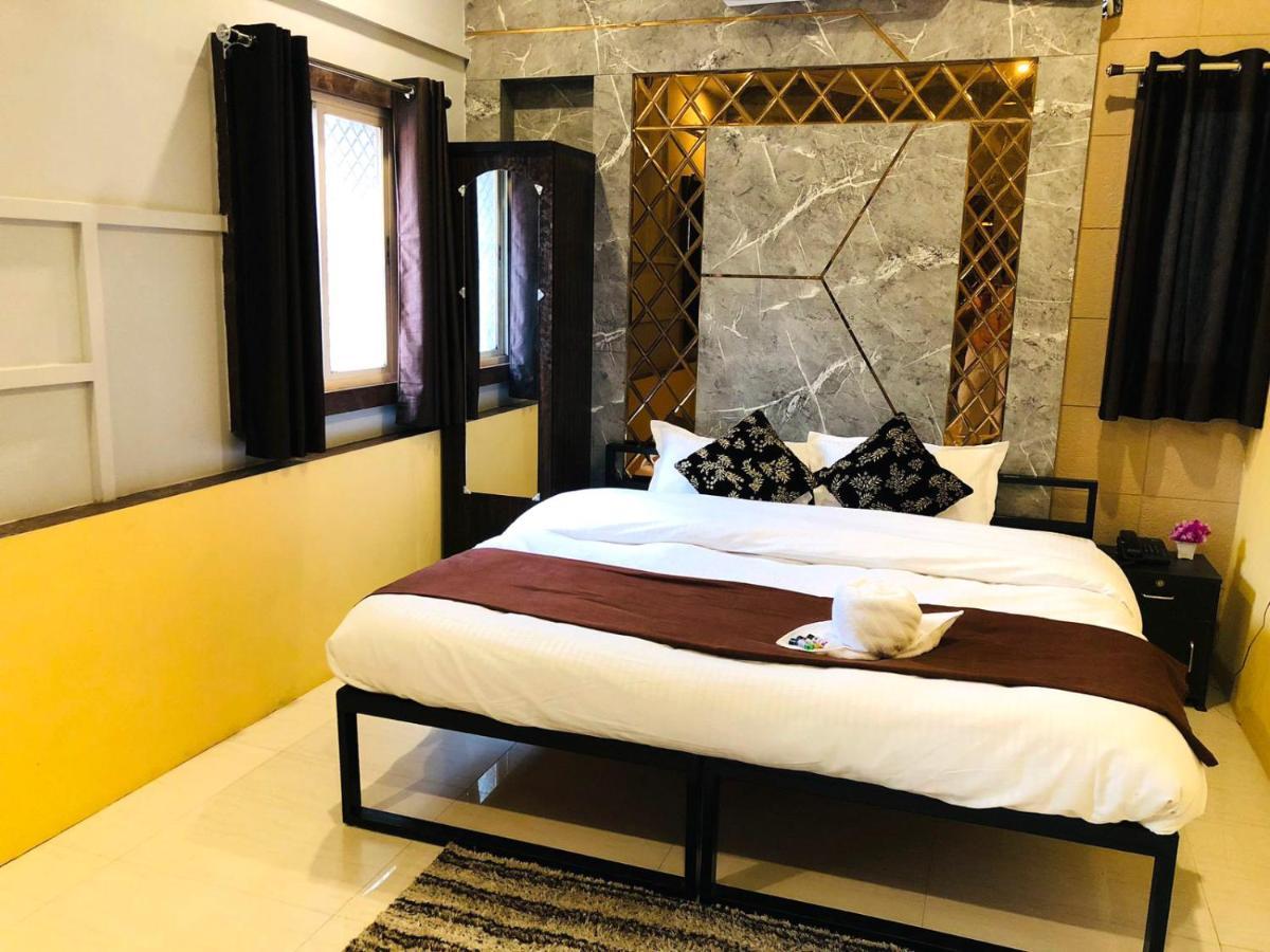 The Madaar House Hotel Varanasi Bagian luar foto