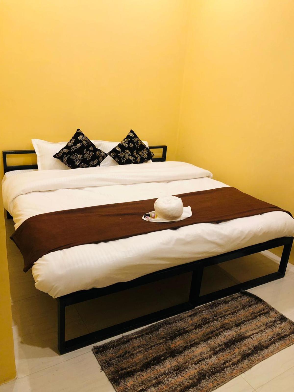 The Madaar House Hotel Varanasi Bagian luar foto